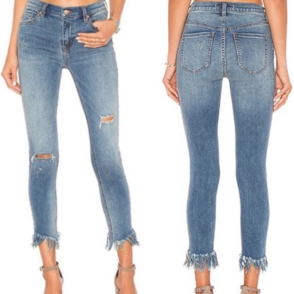 Free people. Distressed skinny jeans. - Picture 9 of 9